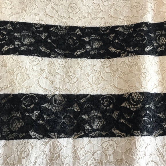 Navy and White Lace Pencil Skirt The Limited - Picture 4 of 5